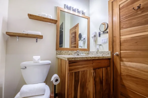 10C_bathroom-1920w 10C_bathroom-1920w